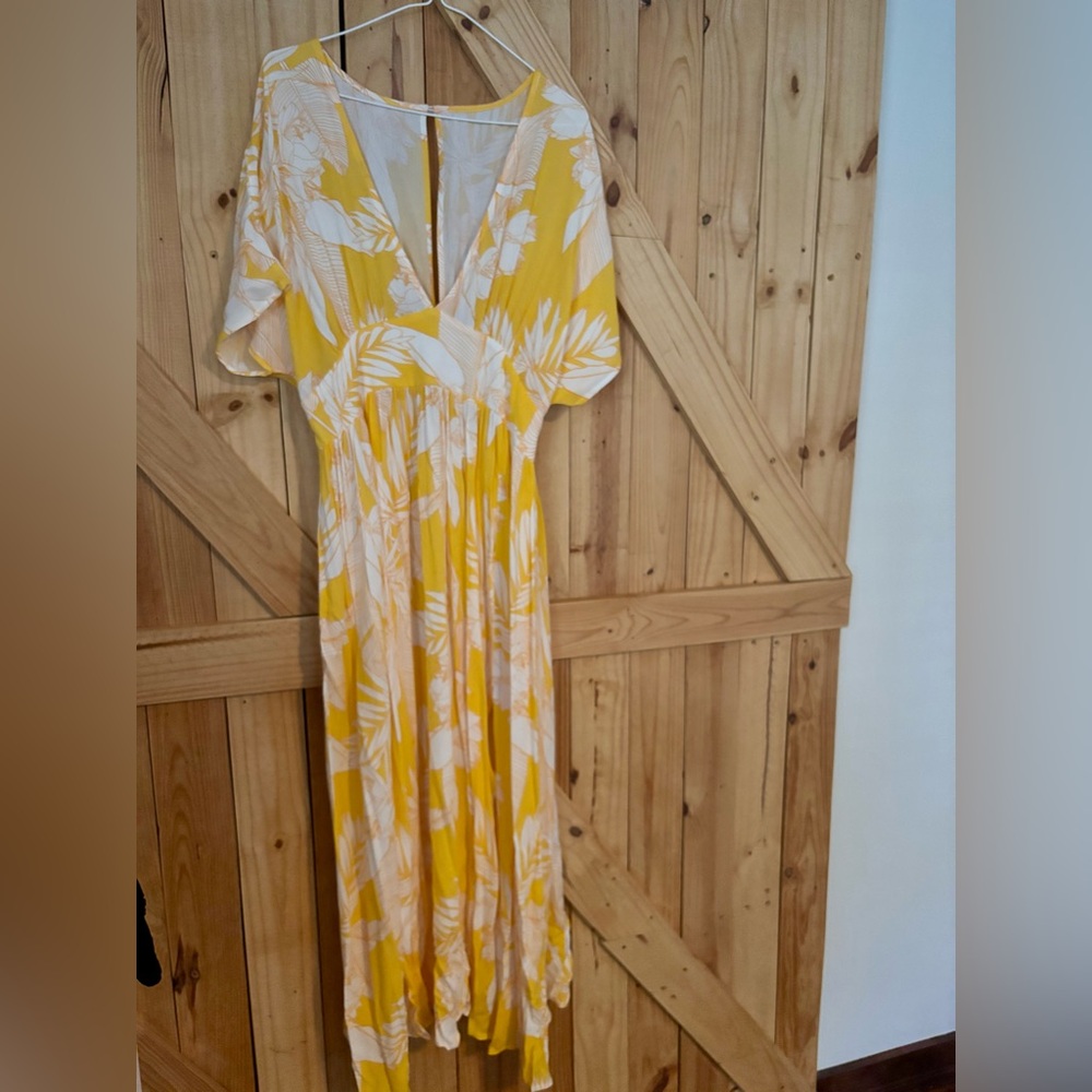 Yellow floral lightweight flowy dress